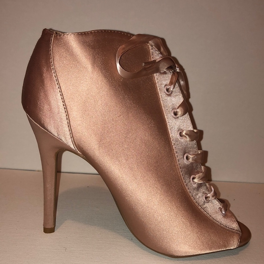 Open toed heels - Picture 2 of 3